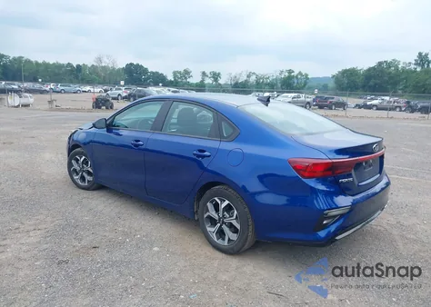 2021 Kia Forte Lxs z USA, uszkodzony, nr VIN 3KPF24AD4ME333120